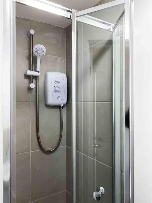 Appartement Modern Flat Near Train Station With Free Parking à CBG Extérieur photo