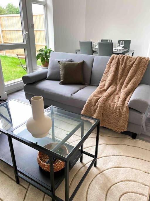 Appartement Modern Flat Near Train Station With Free Parking à CBG Extérieur photo