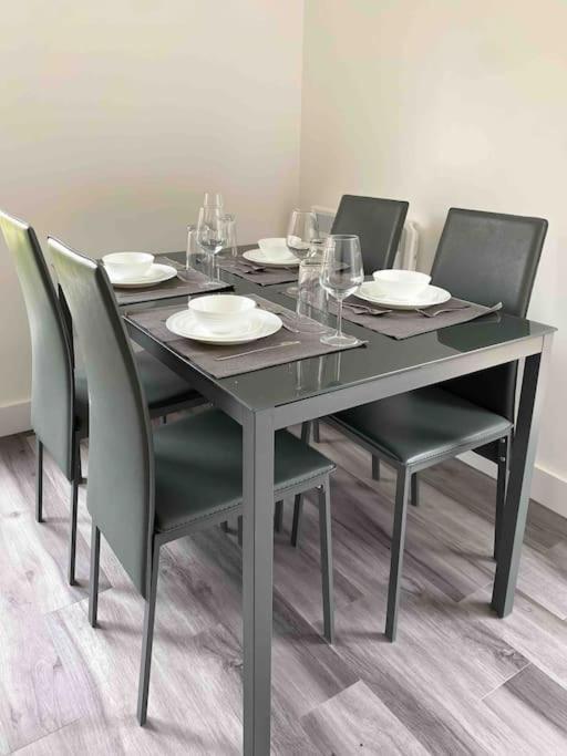 Appartement Modern Flat Near Train Station With Free Parking à CBG Extérieur photo